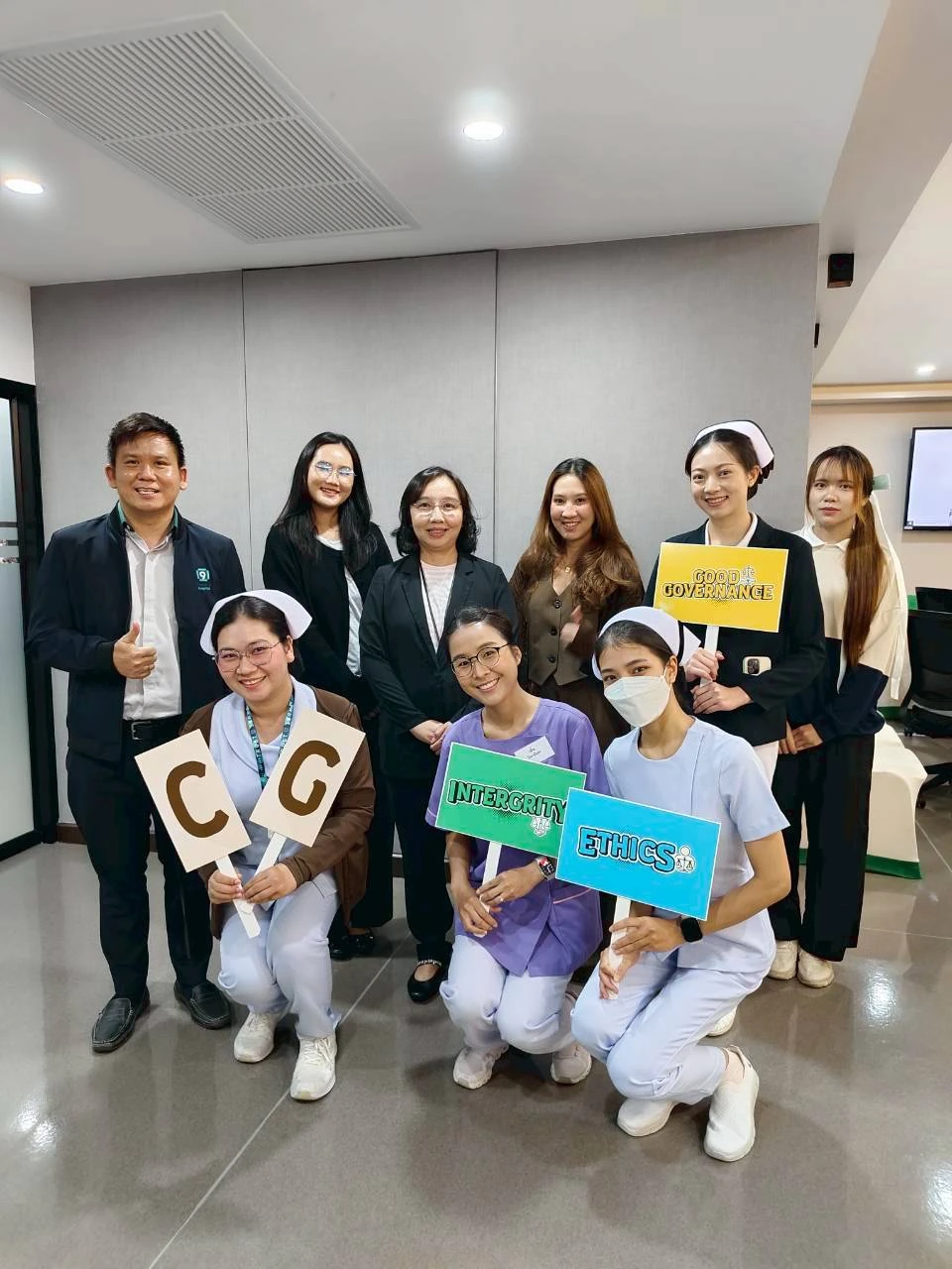 Training programs for executives and new employees to raise awareness of good corporate governance, business ethics, and anti-corruption practices.